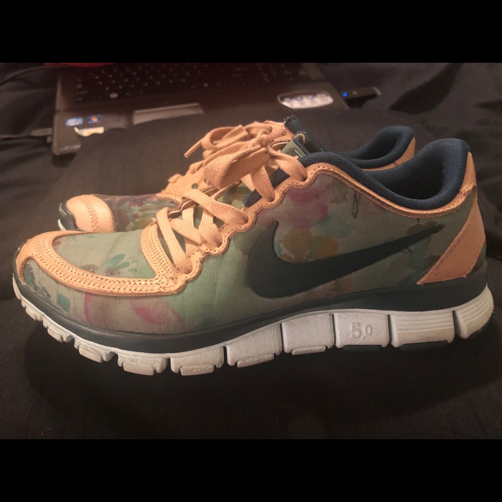 Nike Free 5.0 Sneakers